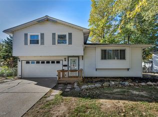 158 E Overlook Dr, Eastlake, OH 44095