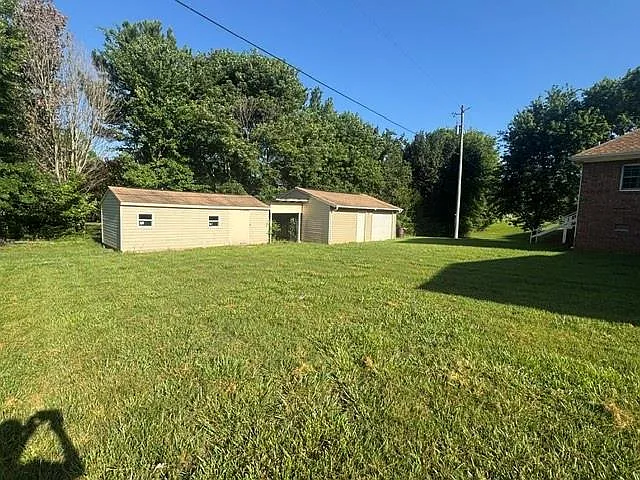 5677 Bentley Rd — Photo 24