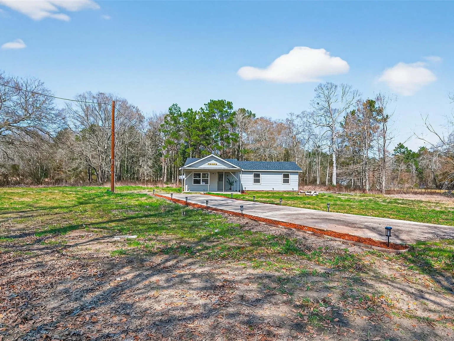 3 bed, 2.0 bath, 1166 sqft, $1,600 — Photo 4
