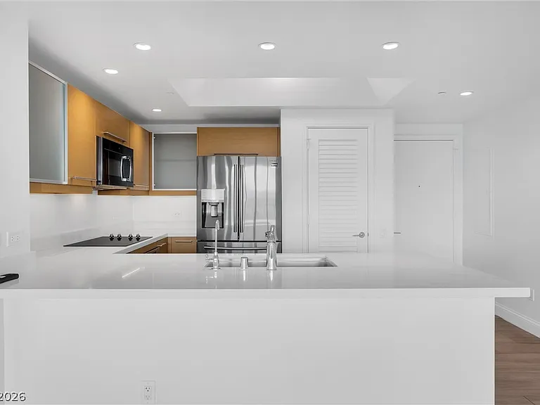 322 Karen Ave #3004 — Photo 9