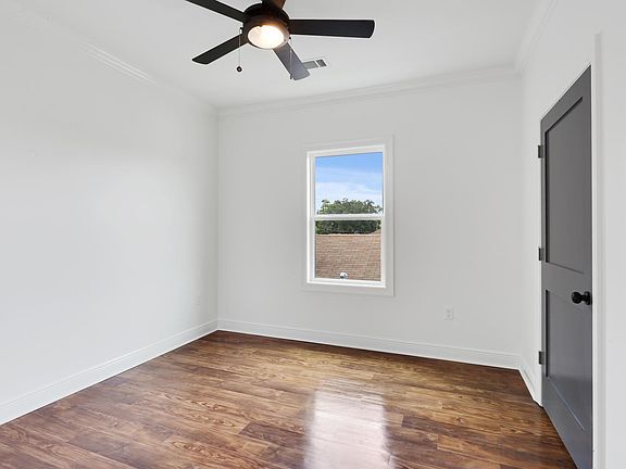 5th image of 3026 Mandeville St