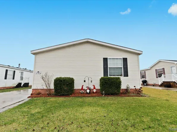 37476 Millstone Trl, New Haven, MI 48048