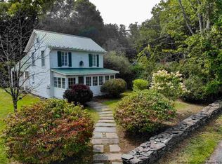 35 Mount Pleasant Rd, Mount Tremper, NY 12457