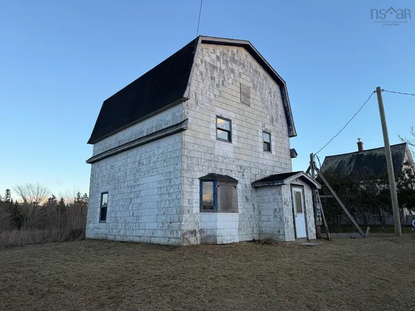 3327 Highway 334, Lower Wedgeport, NS B0W 1B0