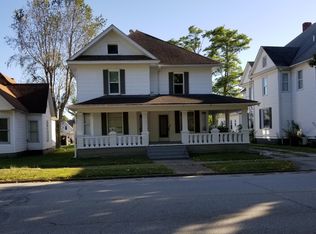 345 N Main St, Carrollton, IL 62016