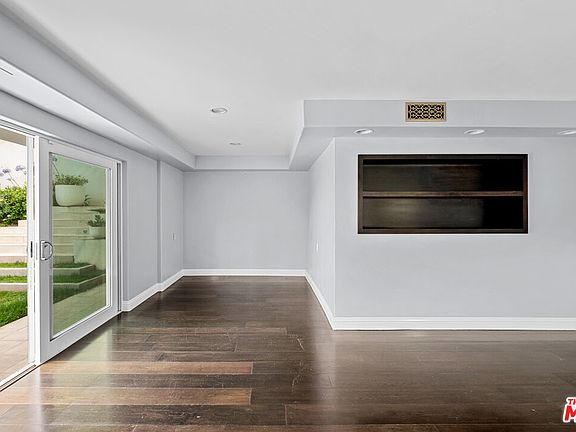 5th image of 1759 N Beverly Dr