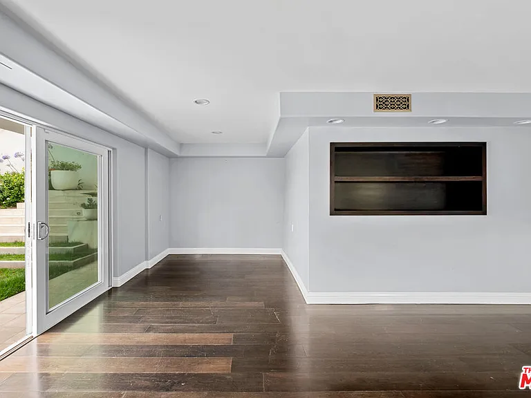 1759 N Beverly Dr — Photo 4