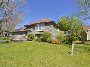 96 Olympic Cir, Chanhassen, MN 55317