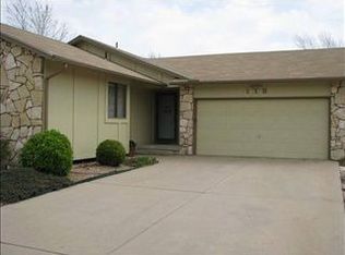 118 N Summitlawn St, Wichita, KS 67212