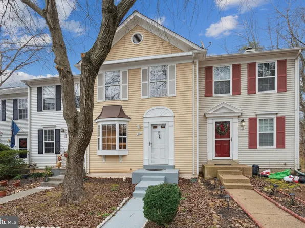 15 Fairmont Pl, Sterling, VA 20165