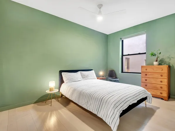 130 West 16th Street image 4 of 6