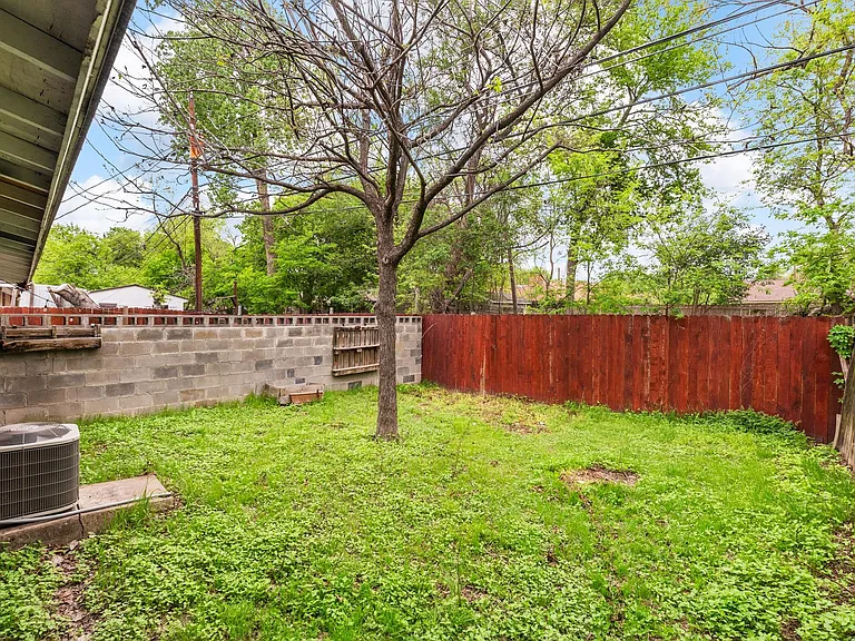 5803 Wellington Dr #B — Photo 12