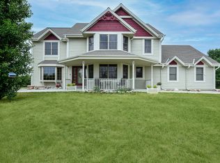 770 Eagle Lake Ave, Mukwonago, WI 53149