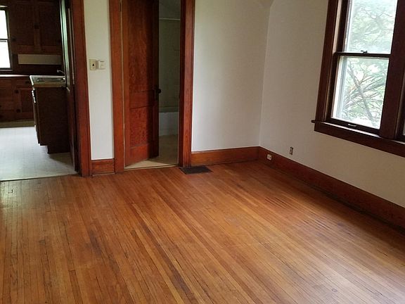 3rd image of 1504 Fairview Ave #2
