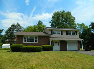 4 Birch Ln, Voorheesville, NY 12186