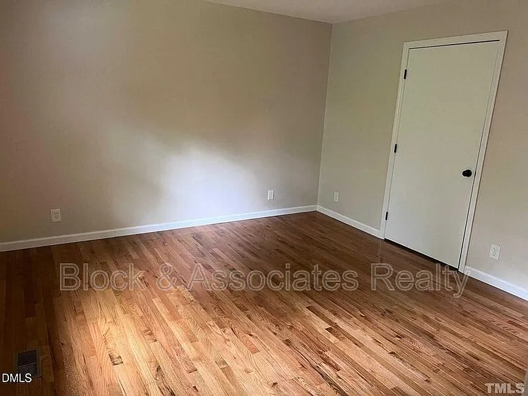 2357 Huron St — Photo 8