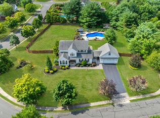 8 Natale Way, Farmingdale, NJ 07727
