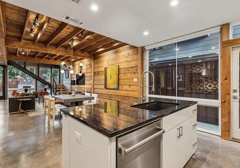 6024 Hudson St — Photo 10