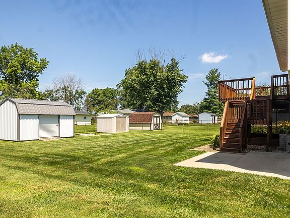 3rd image of 835 Kirk Dr