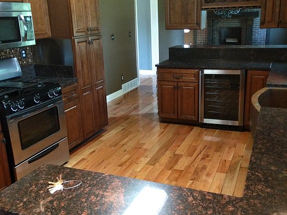 4th image of 1431 Greenleaf Ct