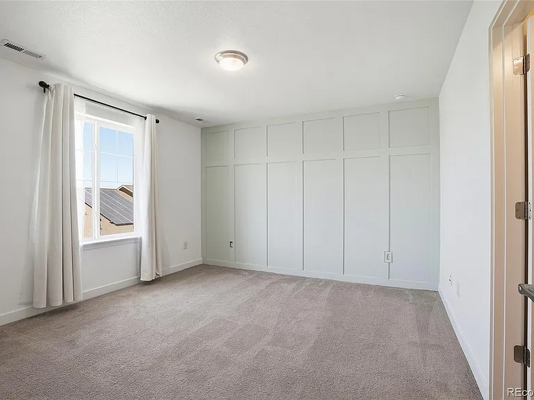 901 Sandstone Cir — Photo 27