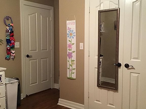 5th image of 109 Autumn Place Dr