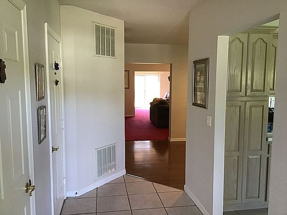 5th image of 40 Julia Cir