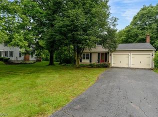1414 Carriage Hill Dr, Hudson, OH 44236