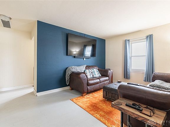 4th image of 4206 Jewell St