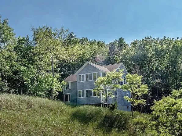 5625 Scenic Dr, Whitehall, MI 49461