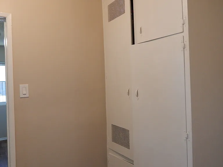 412 S Olive St — Photo 13