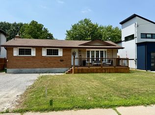 3223 Dorchester Rd, Niagara Falls, ON L2J 2Z9