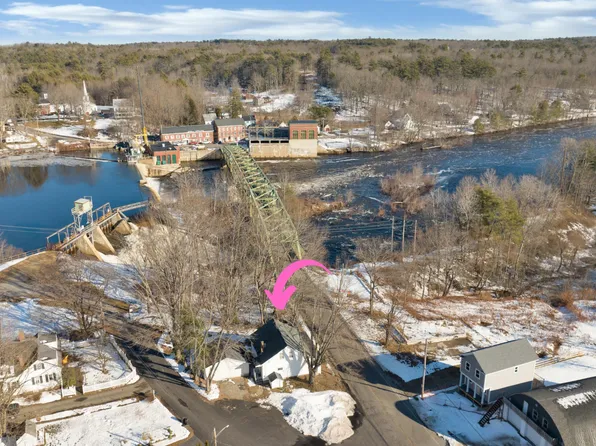 18 Moderation Street, Hollis, ME 04042