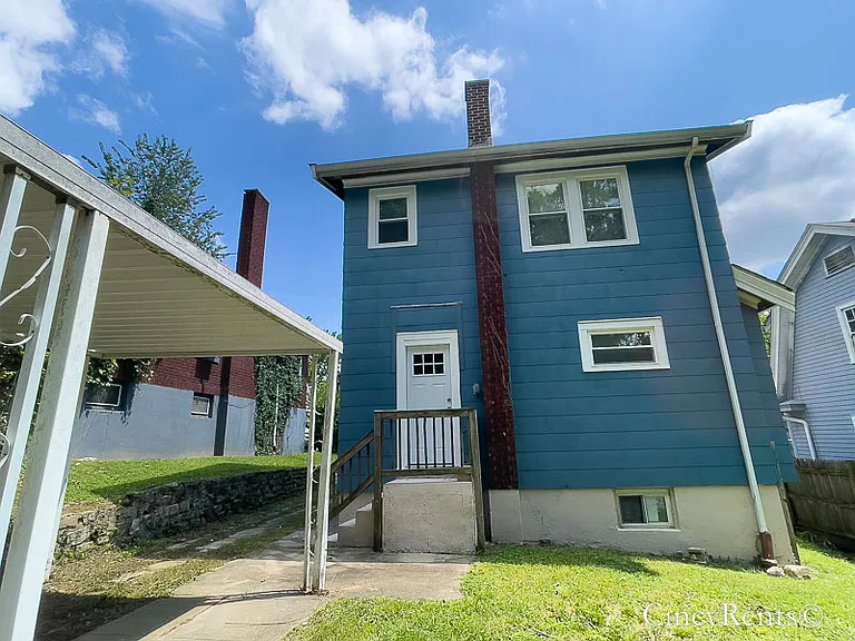 3335 Hewitt Crescent St — Photo 22