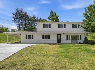 7098 Sheed Rd, Cincinnati, OH 45247