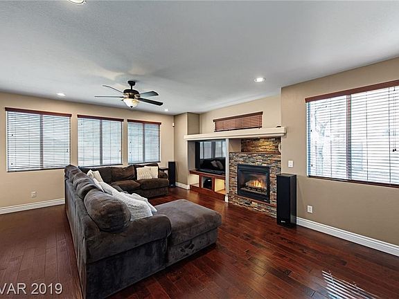 3rd image of 9830 Red Deer St