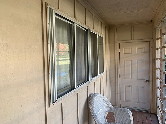 4th image of 9408 Sandburg Ave