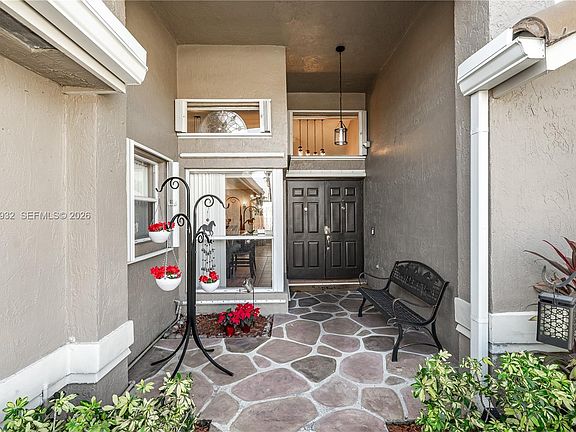 4th image of 881 SW 126th Way