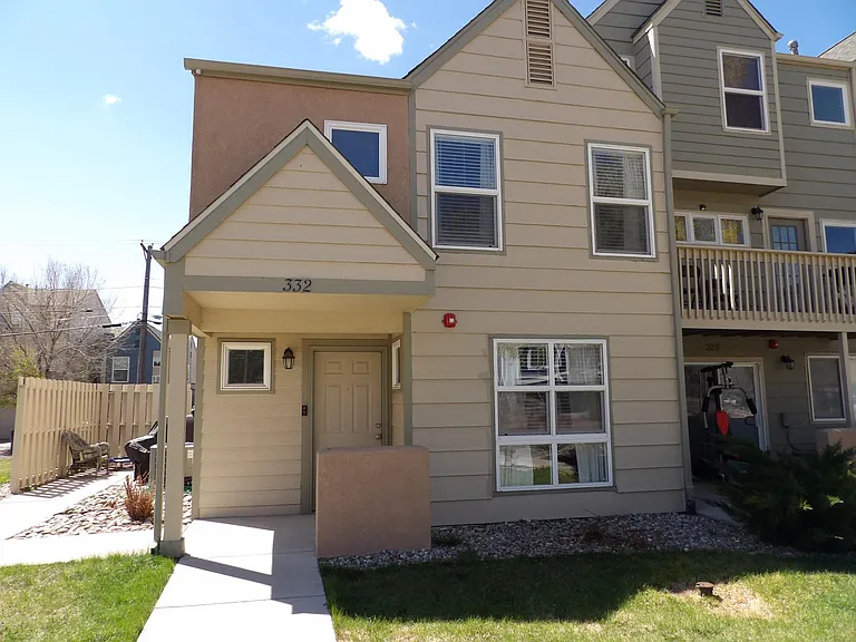 332 E Ohio Ave — Photo 2