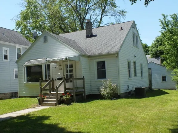 212 S Charles St, Waukesha, WI 53186