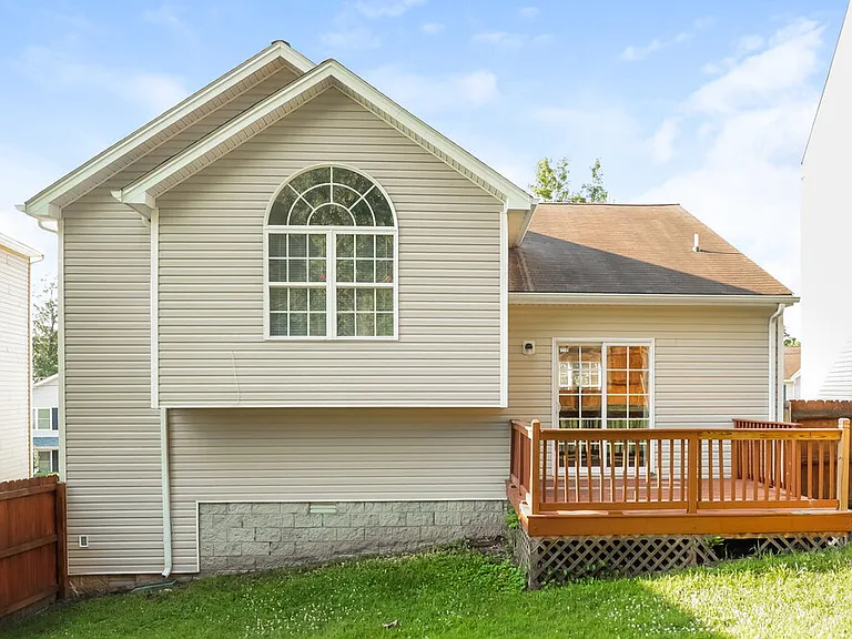 641 Belgium Dr — Photo 18