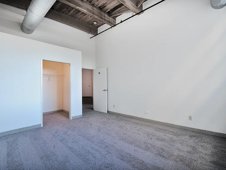 Off Broadway Apartments - Price Per Bedroom — Photo 12