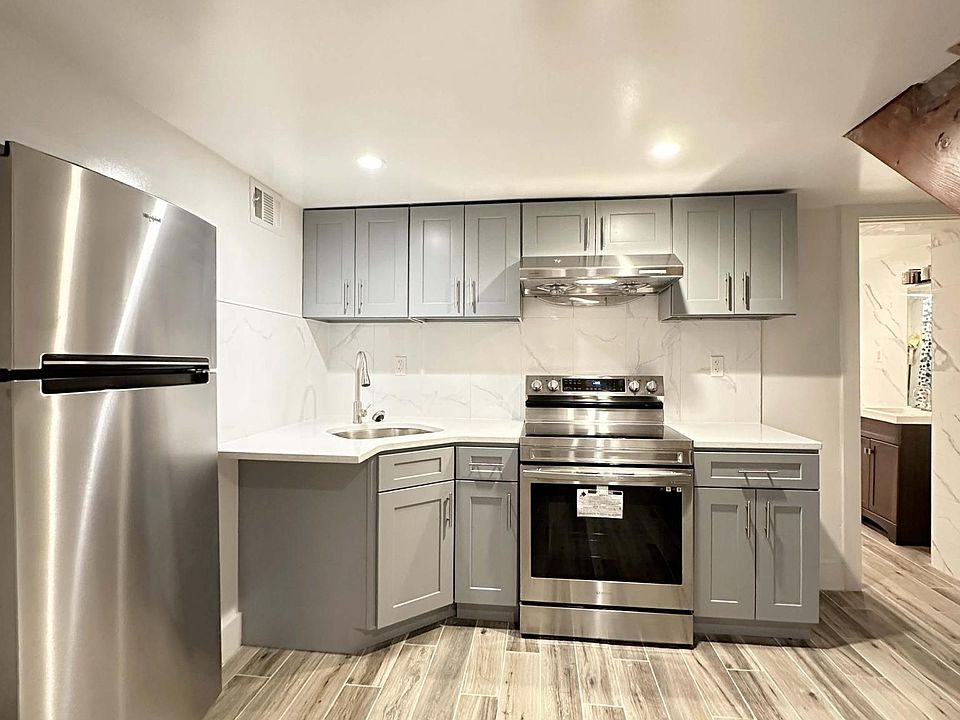 1st image of 493 Travis Ave Floor Basement
