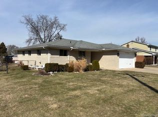 35427 Moravian Dr, Sterling Heights, MI 48312