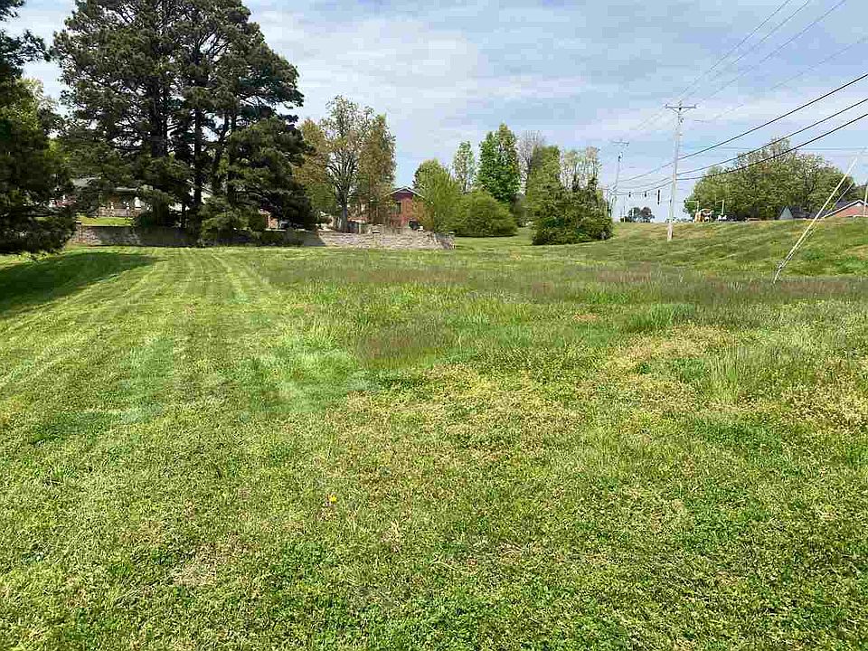 2nd image of 1703 Sara Ann Cir