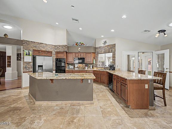 5th image of 7131 W VOLTAIRE Avenue
