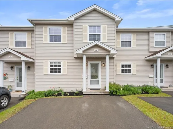 48 Firmin Cres, Dieppe, NB E1A 7T1