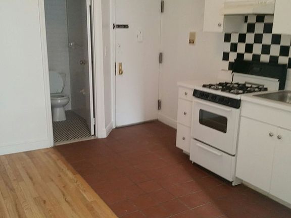4th image of 162 Stanton St APT 12