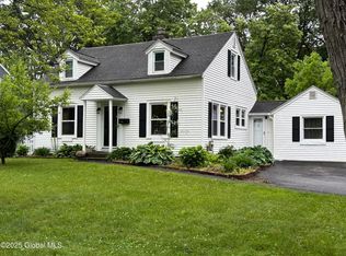 1922 Regent St, Niskayuna, NY 12309