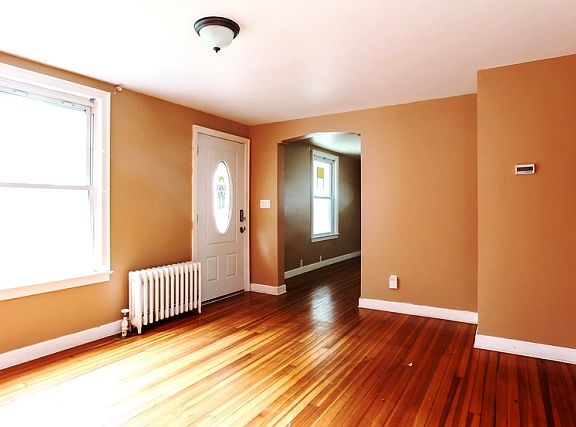 4th image of 140 Gould Ave